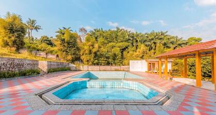 Stylish Twin Suite Escape W/ Free WiFi and Parking