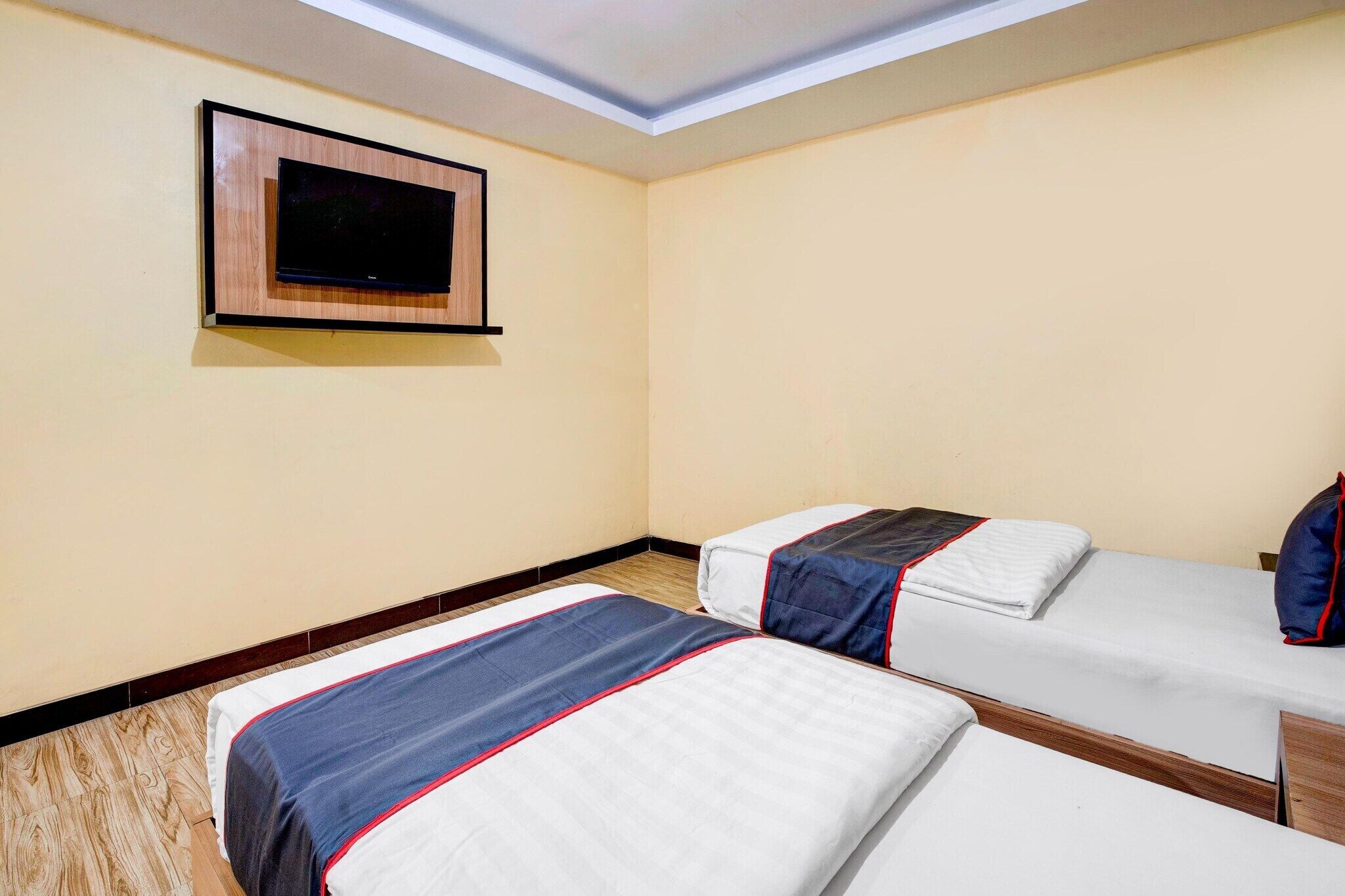Free WiFi, bed sheets