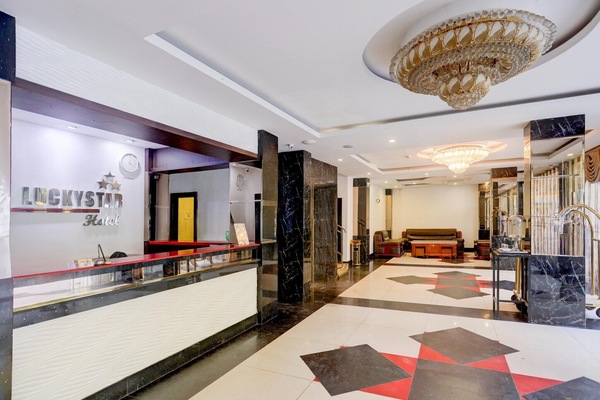 Entrance / Reception