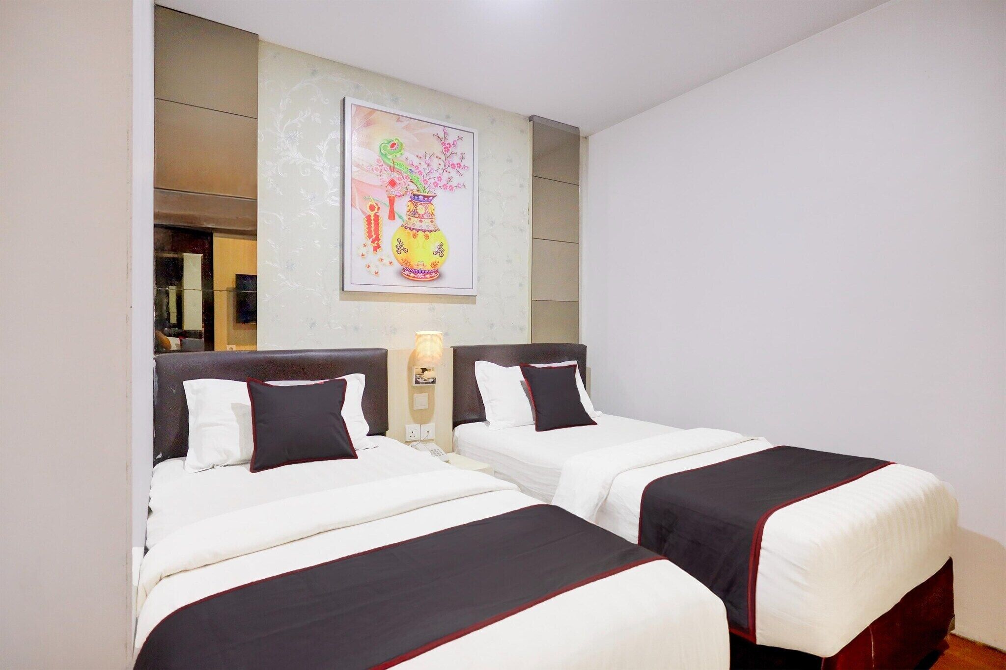 WiFi (free), bed sheets