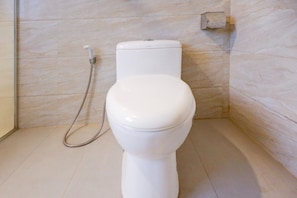 Unclassified image, 5 of 18, button - Cozy Double Escape W/ Free WiFi and Parking (Batam)
