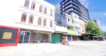 Luxury Twin Stay with Free WiFi and Parking