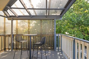 Outdoor dining - Escape Away by Ready Set Stay (Cowes)