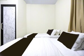 Room - Luxury Twin Stay with Free WiFi and Parking (Batam)