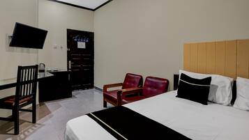 1 bedroom, desk, free WiFi, bed sheets