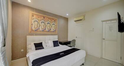 Elegant Double Suite Near RS Fatmawati with WiFi