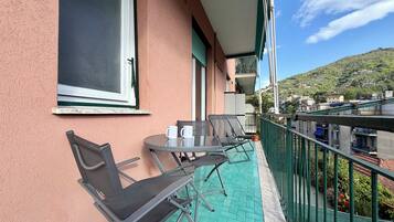 Apartment (1 Bedroom) | Balcony