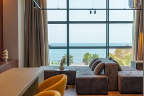 Flat-screen TV - Zins Luxury Apartments (Durrës)