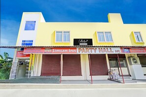 Exterior detail - Super Collection O Guduvancheri Railway Station (Chennai)