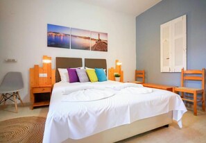 Classic Apartment, 1 Queen Bed - malia boutique studios (Malia)