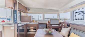 Caribbean Dream: Sun-soaked Sailing Adventure from Tortola, Islas Vírgenes Británicas