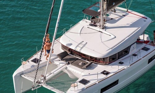 Caribbean Dream: Sun-soaked Sailing Adventure from Tortola, Islas Vírgenes Británicas