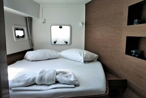4 間睡房、房內夾萬