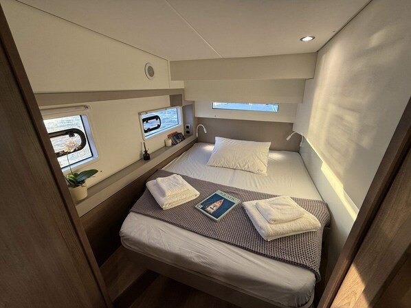 Room - Sun-Kissed Sailing Adventure in the Saronic Islands (Laurium)