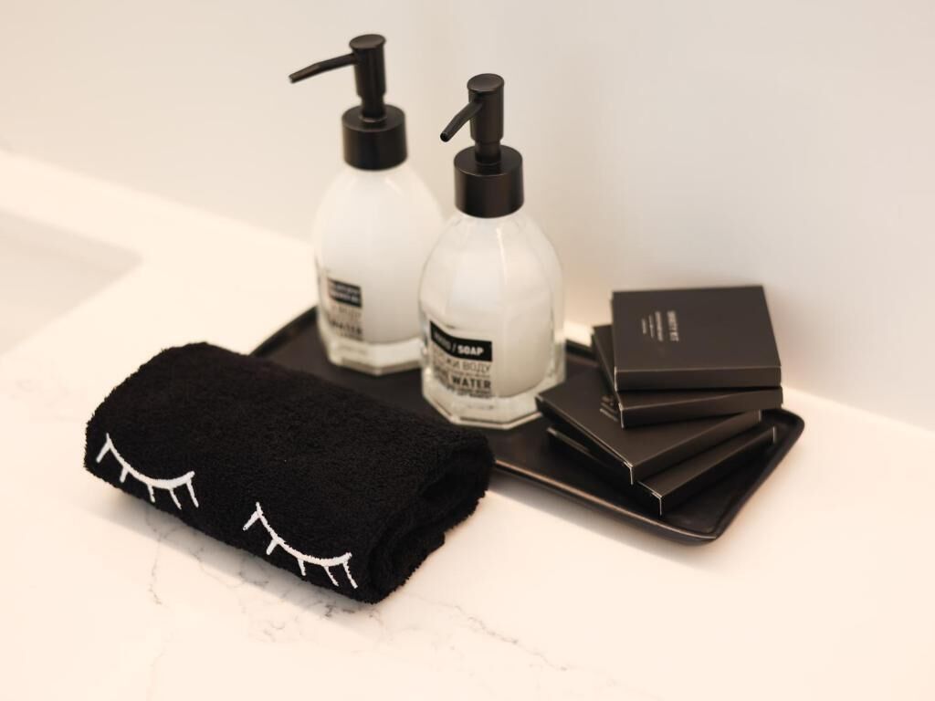 Standard Double Room, Lanai, City View | Bathroom amenities