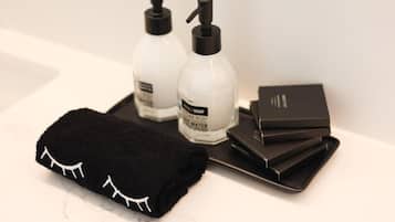 Standard Double Room, Lanai, City View | Bathroom amenities