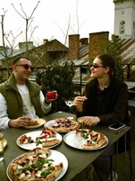 Açık havada yemek servisi