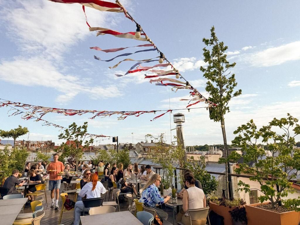 تناول الطعام بالخارج