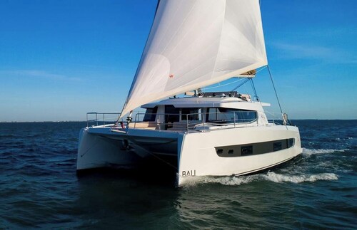 Caribbean Dream: Sun-soaked Sailing Adventure from Tortola, Islas Vírgenes Británicas