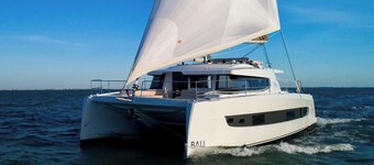 Caribbean Dream: Sun-soaked Sailing Adventure from Tortola, Islas Vírgenes Británicas