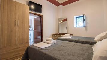 2 bedrooms, iron/ironing board, WiFi (free), bed sheets