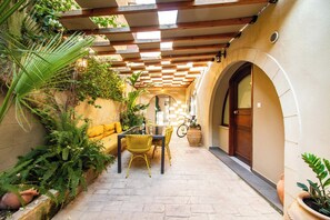 Outdoor dining - Kathys Apartments - Aristidis in Old town (Old Town Rhodes)