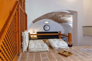 Interior - Belvedere Medieval Villa in Old Town (Old Town Rhodes)
