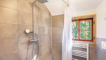 Dusche, Haartrockner, Handtücher