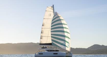 Sun-Kissed Sailing Adventure in Bonifacio, Córcega