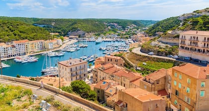 Sun-Kissed Sailing Adventure in Bonifacio, Córcega