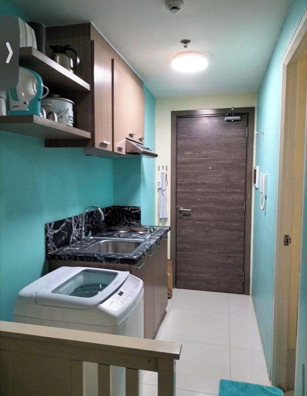 Charming Condo With Private Pool In Las Piñas, Philippines - Bacoor