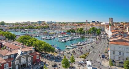 Sun-Kissed Sailing Adventure in Antiguo Puerto de La Rochelle