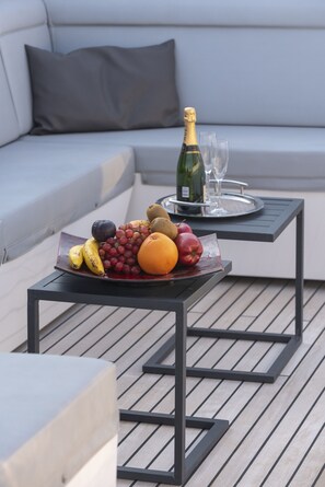 Interior - Sun-Kissed Sailing Adventure in Islas Sarónicas (Alimos)