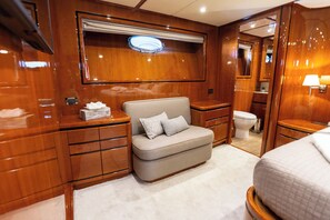 4 bedrooms - Sun-Kissed Sailing Adventure in Islas Sarónicas (Alimos)