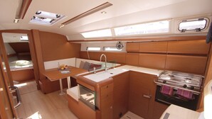 Room - Sun-Kissed Sailing Adventure in the Saronic Islands (Laurium)