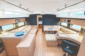 Interior - Sun-Kissed Sailing Adventure in Islas Sarónicas (Alimos)