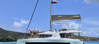 Caribbean Dream: Sun-soaked Sailing Adventure from Tortola, Islas Vírgenes Británicas