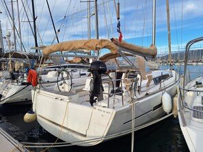Marina - Sun-Kissed Sailing Adventure in Puerto de Toulon (Toulon)