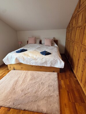 2 bedrooms, iron/ironing board, Internet, bed sheets - Spacious apartment, 2 bedrooms and living room, 2 bathrooms, 2 balconies (Garmisch-Partenkirchen)