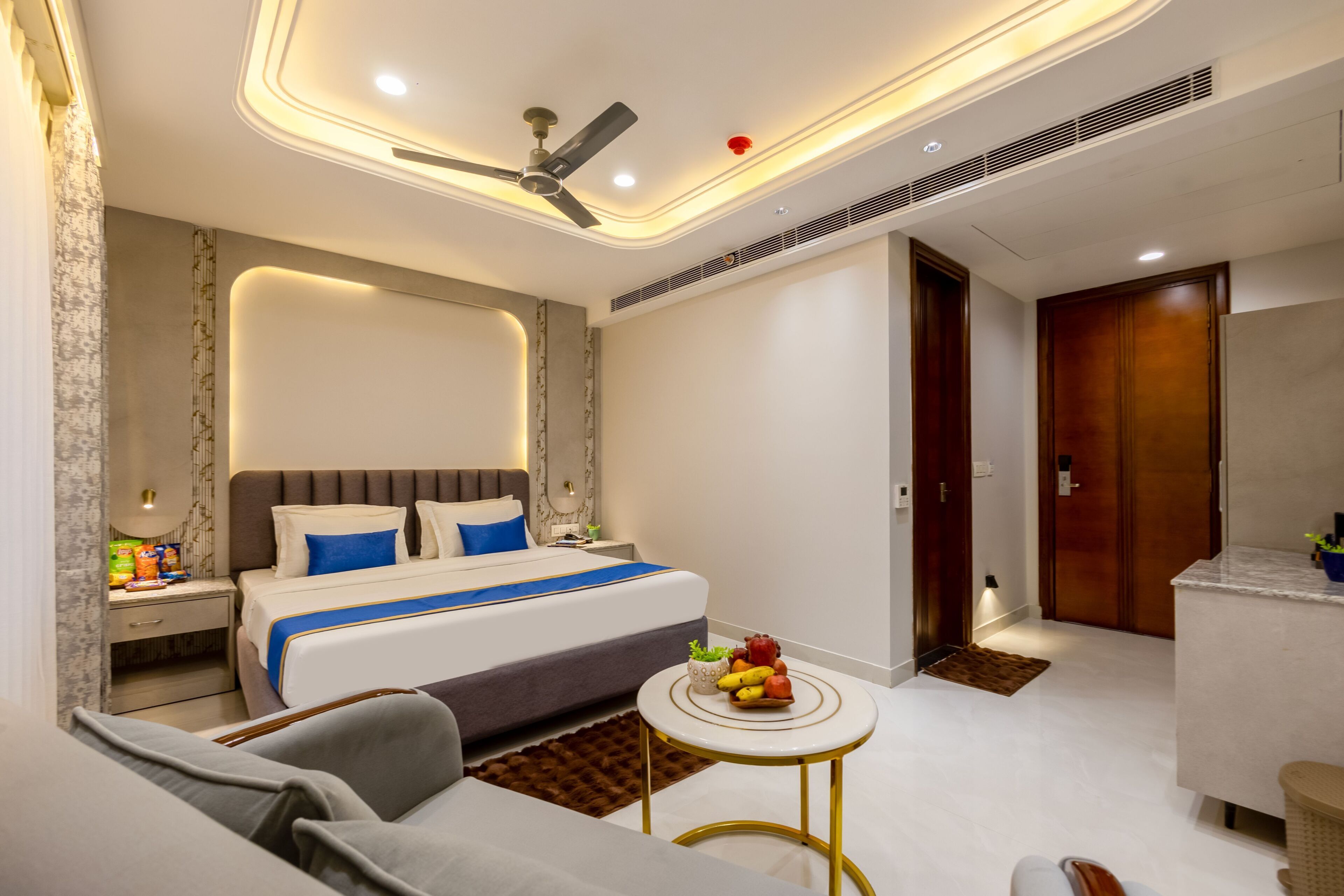 Premier Room | In-room safe, desk, laptop workspace, soundproofing