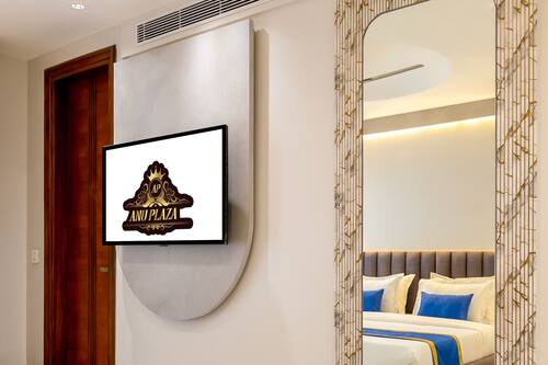 In-room safe, desk, laptop workspace, soundproofing