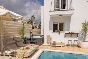 Outdoor spa tub - Protaras View 2 - Fig tree Bay Central Protaras (Paralimni)
