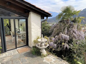 Outdoor dining - Vrbo Property (Cavigliano)