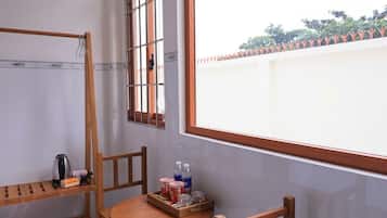 Luxury Room | Minibar, desk, WiFi (free), bed sheets