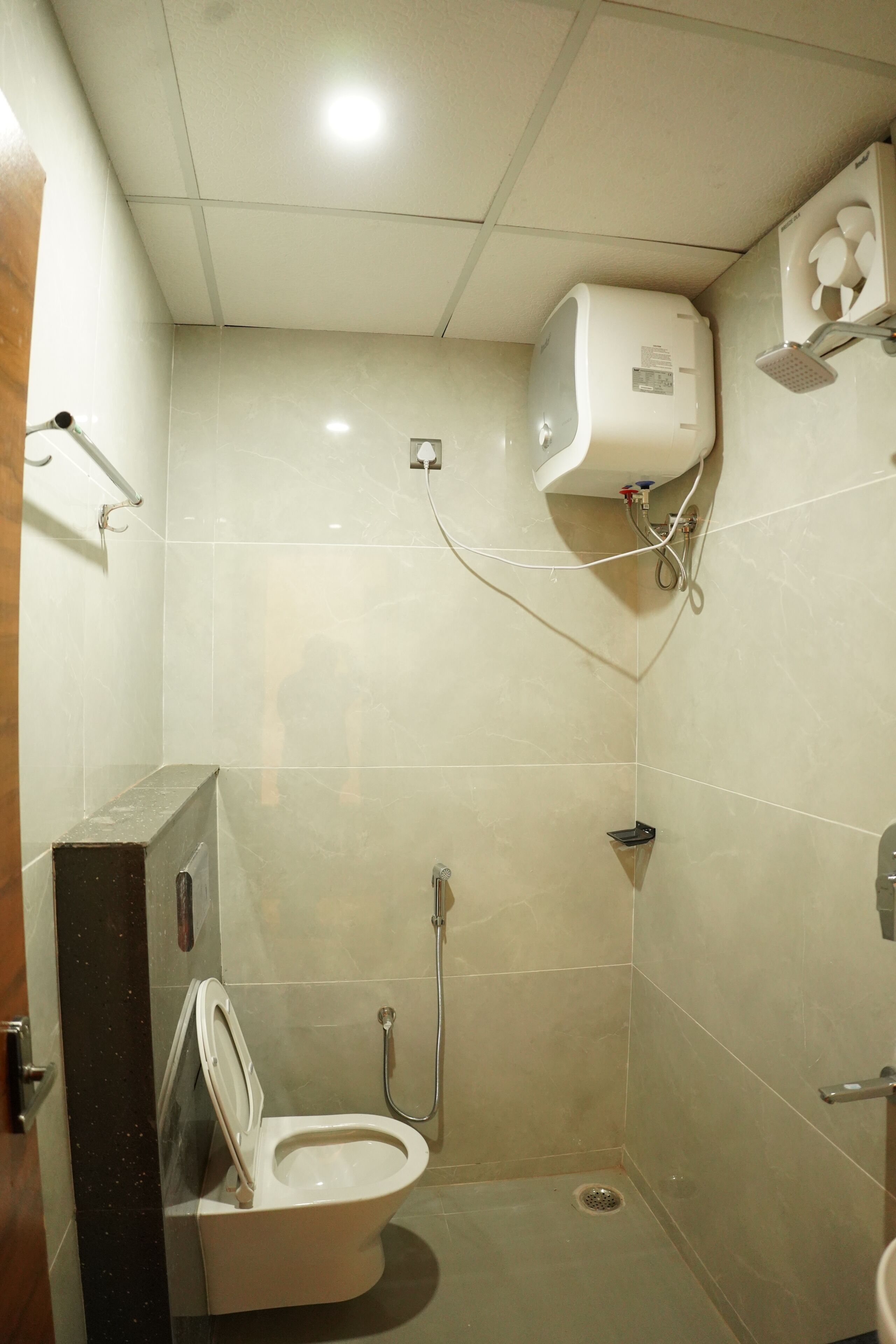 Family Room | Bathroom