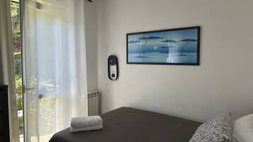 4 Schlafzimmer, BĂŒgeleisen/BĂŒgelbrett, WLAN, BettwĂ€sche