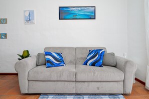 TV - ‘Pedra Rosa Tavolara’ Apartment with Sea View, Wi-Fi and Air Conditioning (Golfo Aranci)