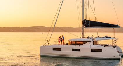 Sun-Kissed Sailing Adventure in Bonifacio, Córcega