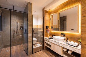 Bathroom - ELIVAAS Prive The Retreat 4 BHK Villa  (Kasauli)