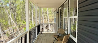 The Blue Jay | New House in the Woods w/ Hot Tub